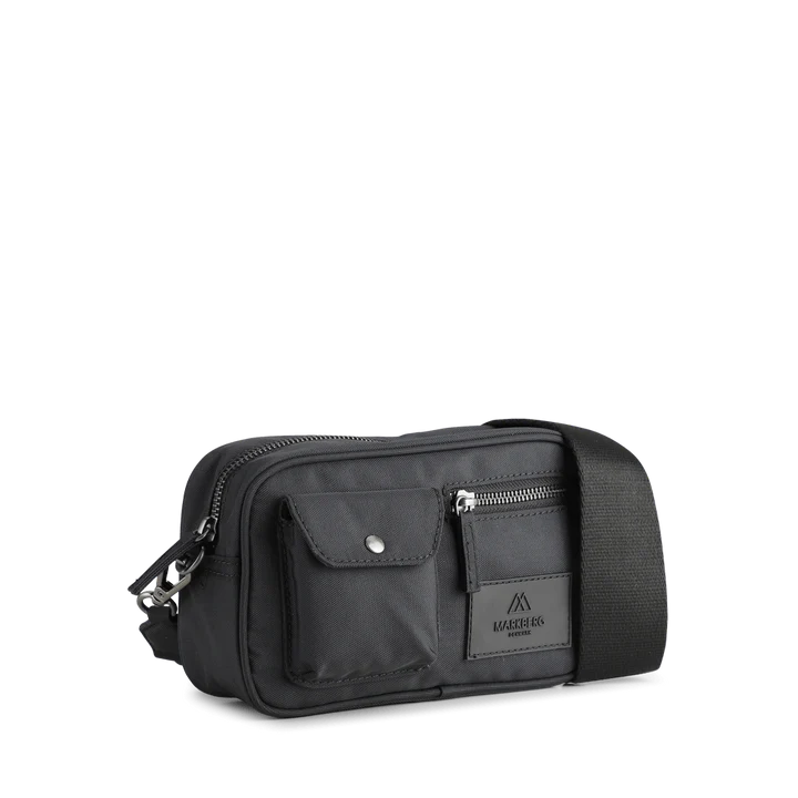 darla sort crossbody taske set fra 60 graders vinkel
