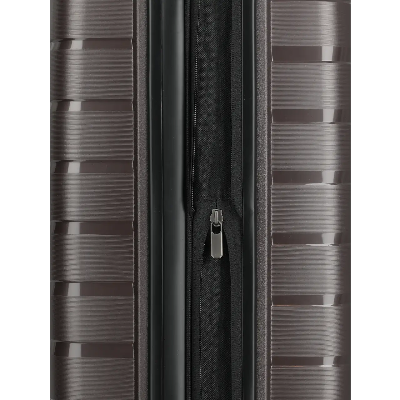 Travelite Air Base Medium kuffert Coffee, detalje