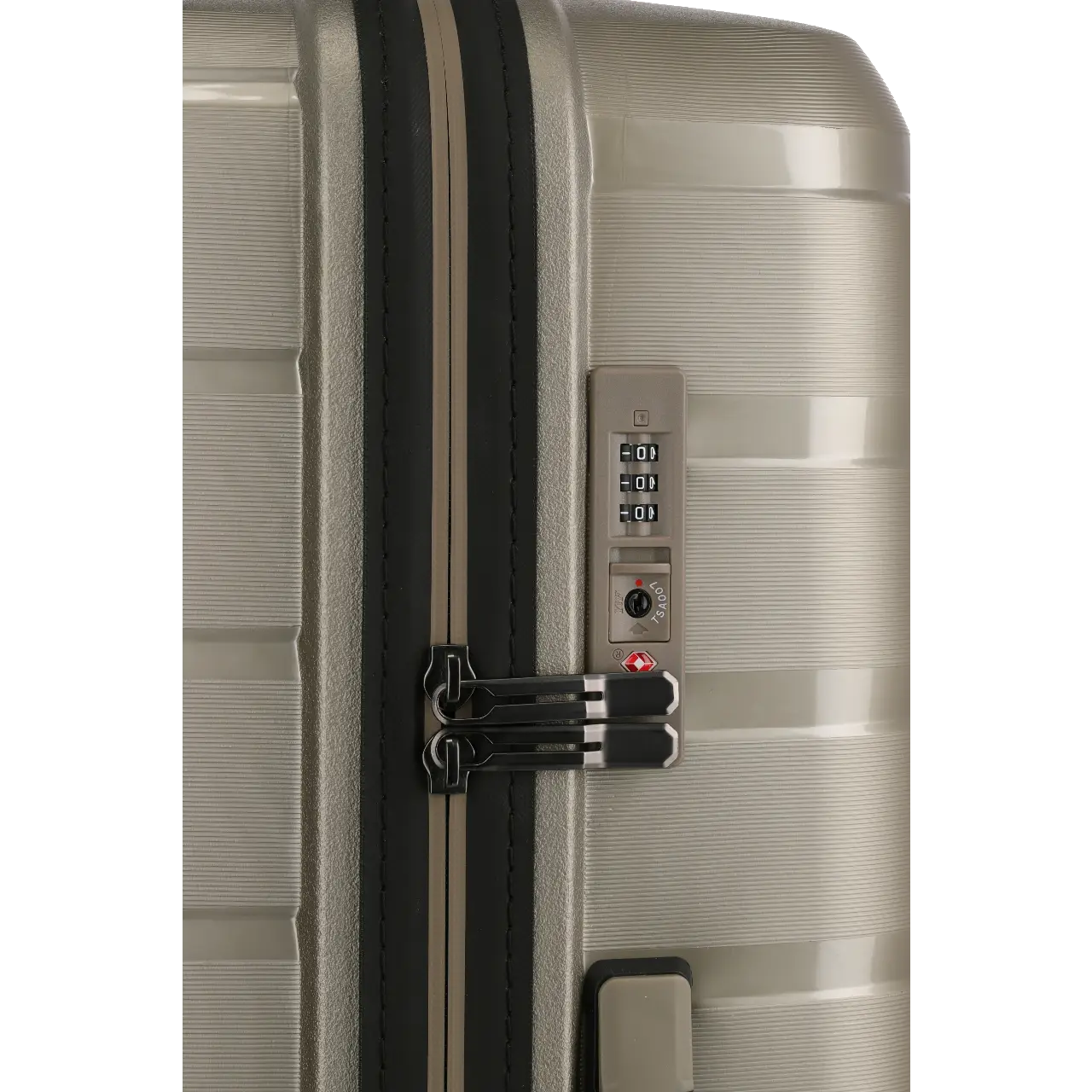 travelite air base str kuffert i farven Champagne, lås