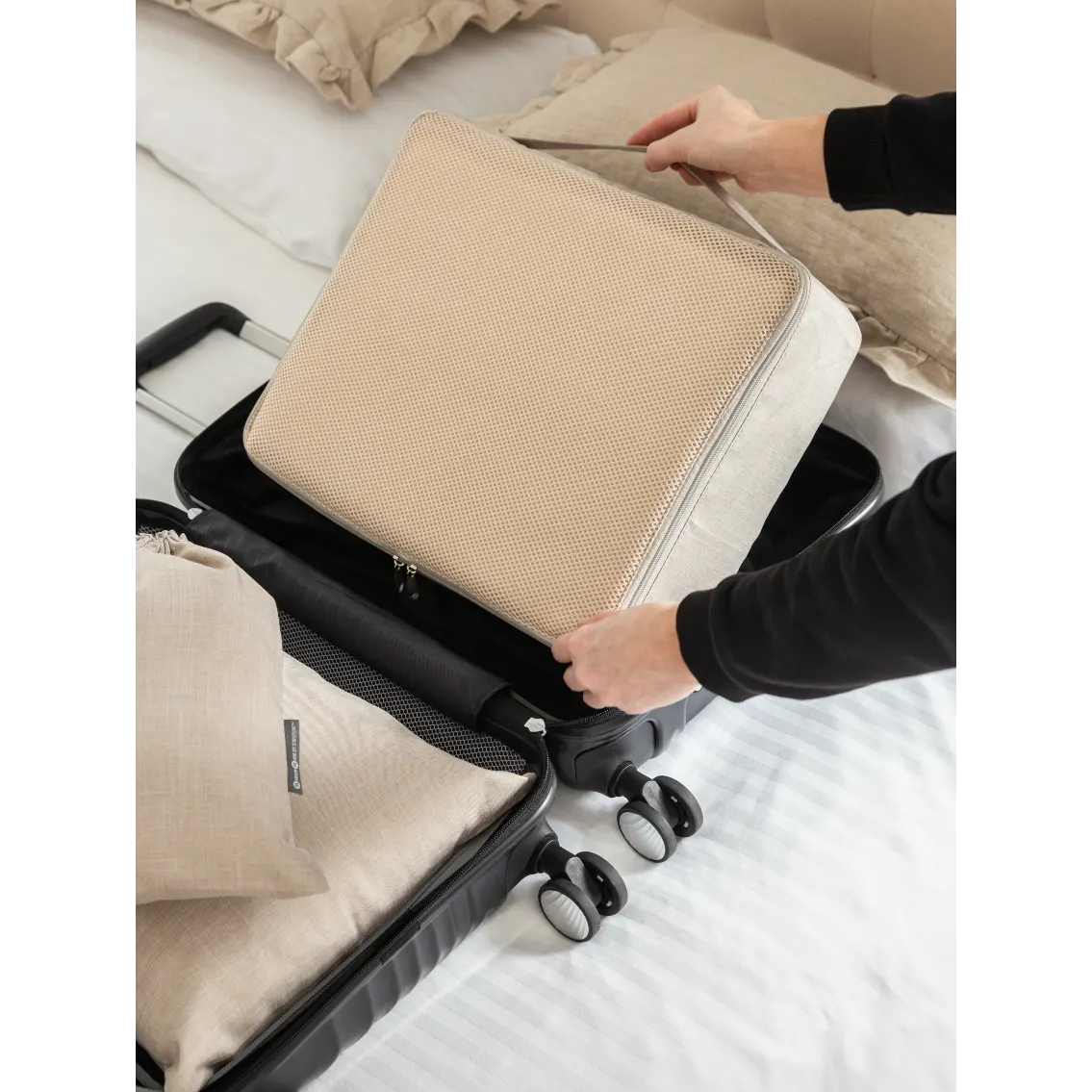 BigSo Box Packing Cube, L, beige, lifestyle