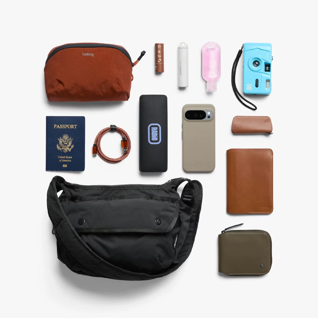Bellroy Cinch Sort Sling, flatlay