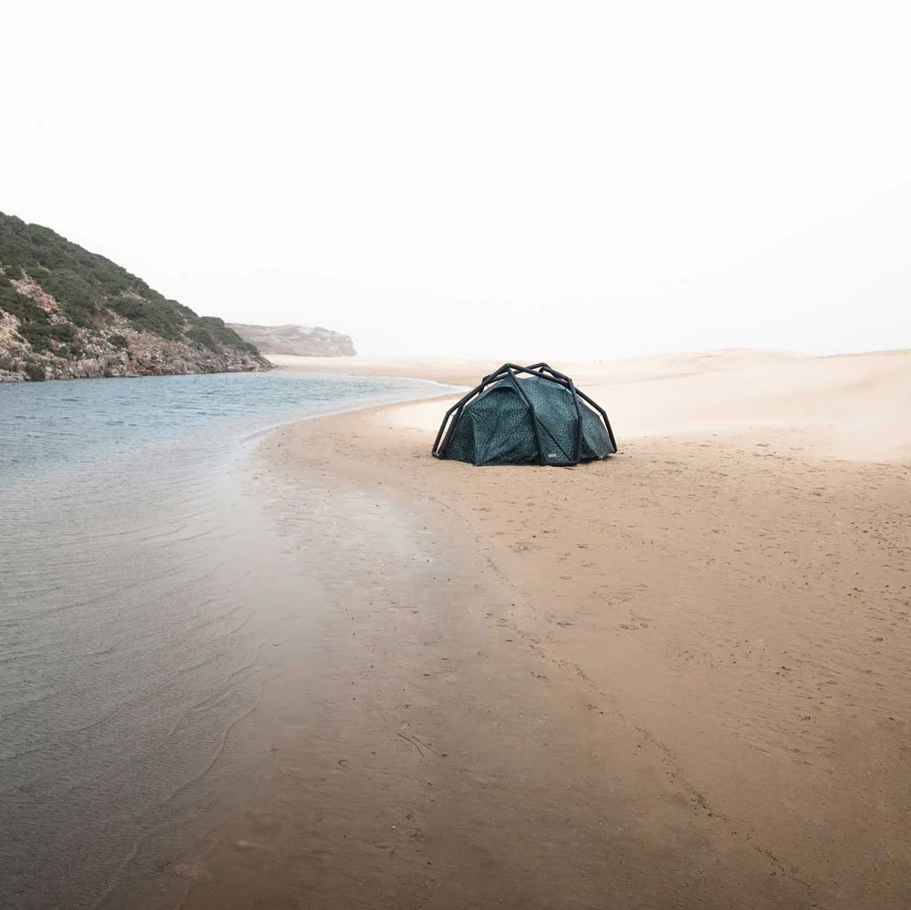Heimplanet Backdoor Cairo Camo Telt på stranden
