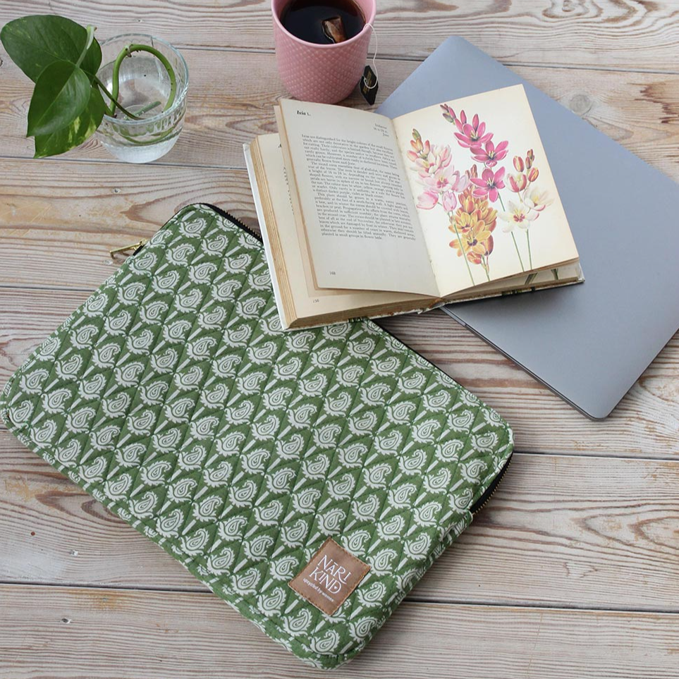 narikind upcycled computersleeve -grøn