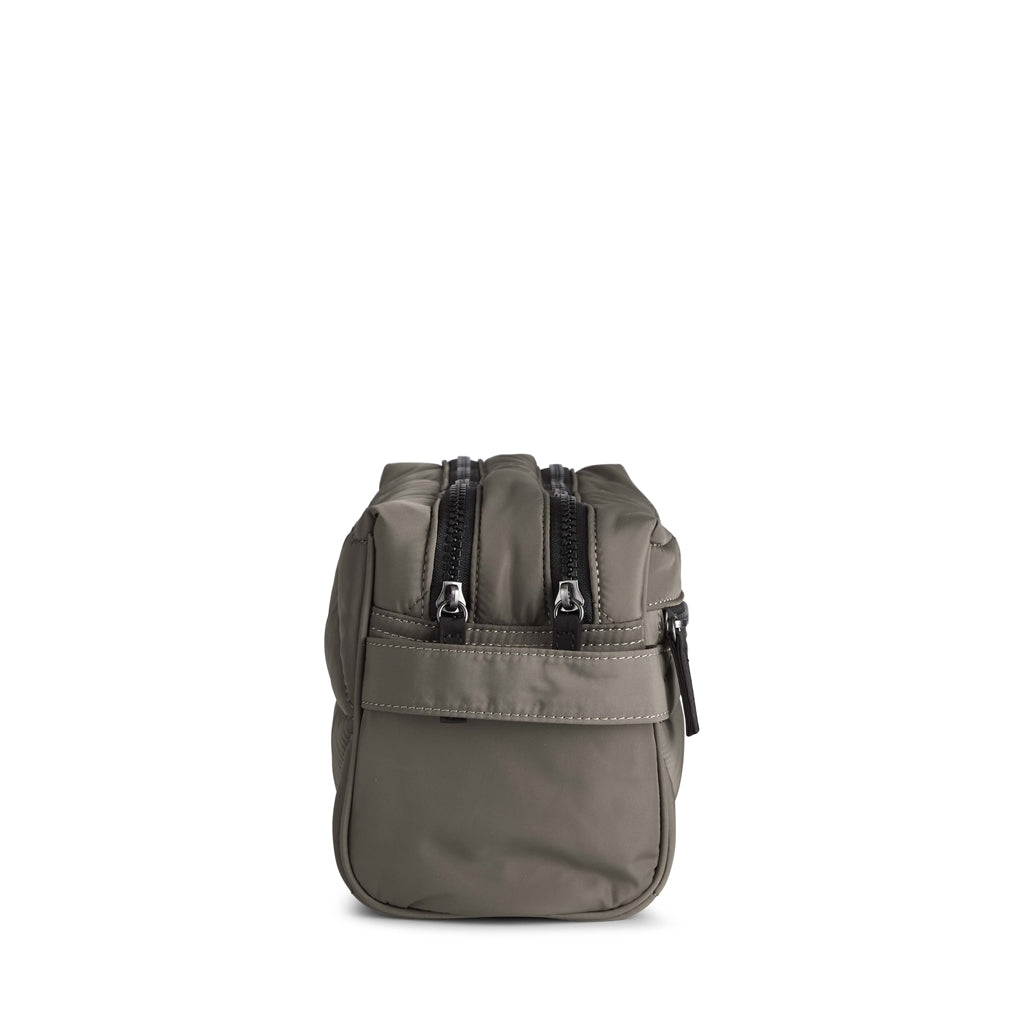 MARKBERG Josefine toilettaske DIAMOND puffer, walnut, fra siden
