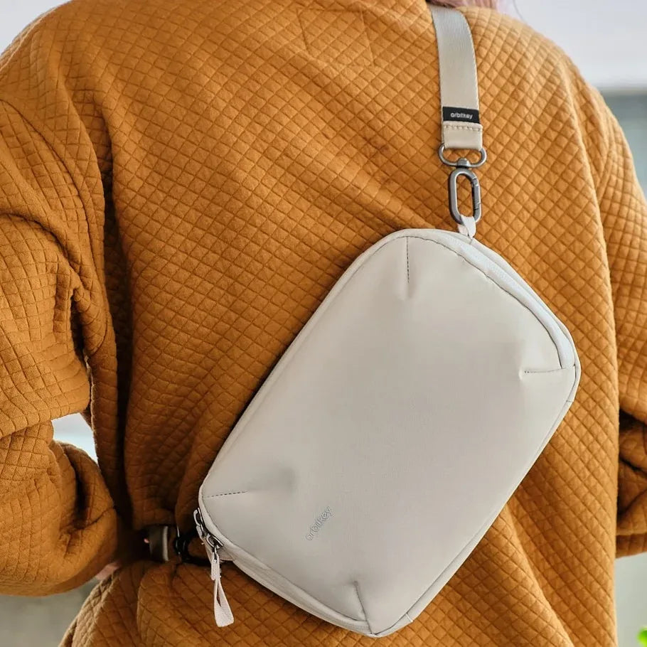 Model med Orbitkey Travel Sling 3 liter, Stone