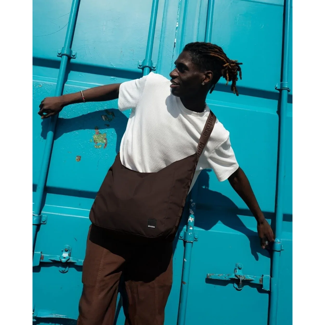 mand med kintobe toby taske downtown mocca