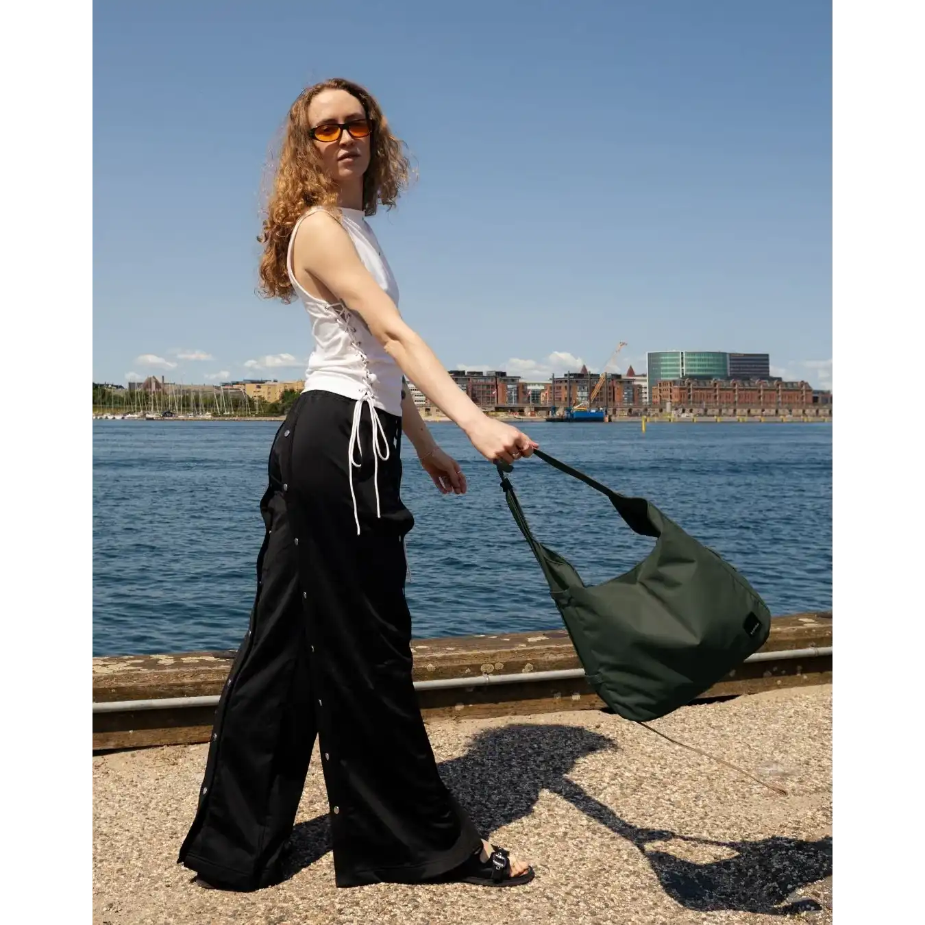 Kvinde med kintobe toby taske zen green