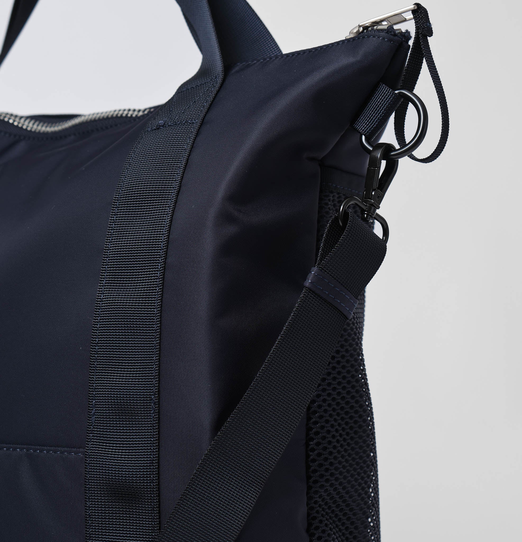 ay studiostote navy blue, detalje