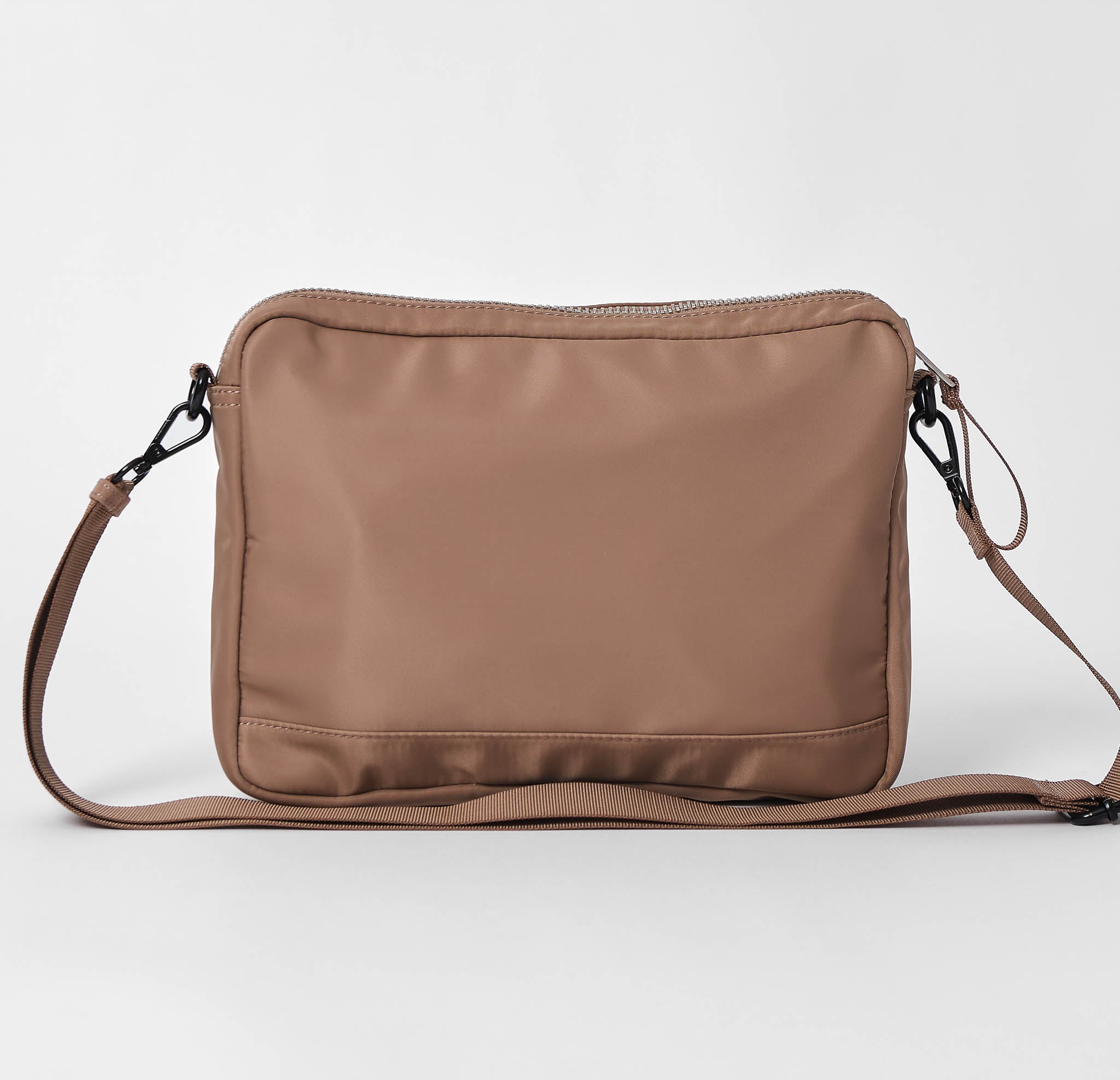AY Studios Crossbody bag brun bagfra