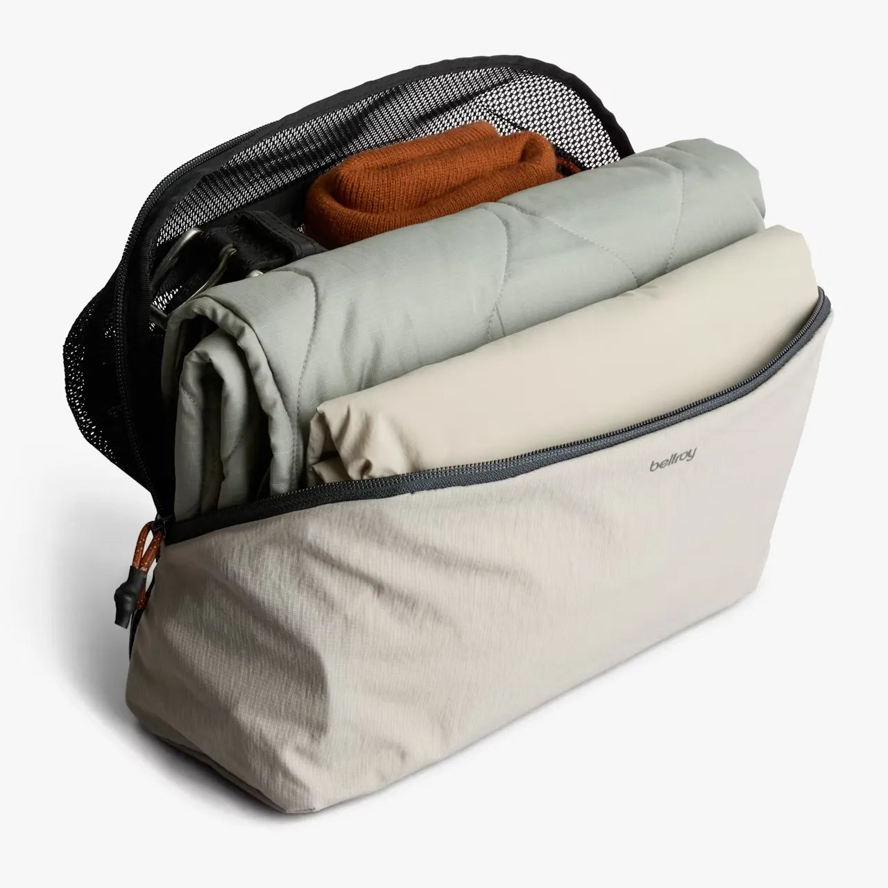 Bellroy lite packing cube 6L, Ash, med indhold