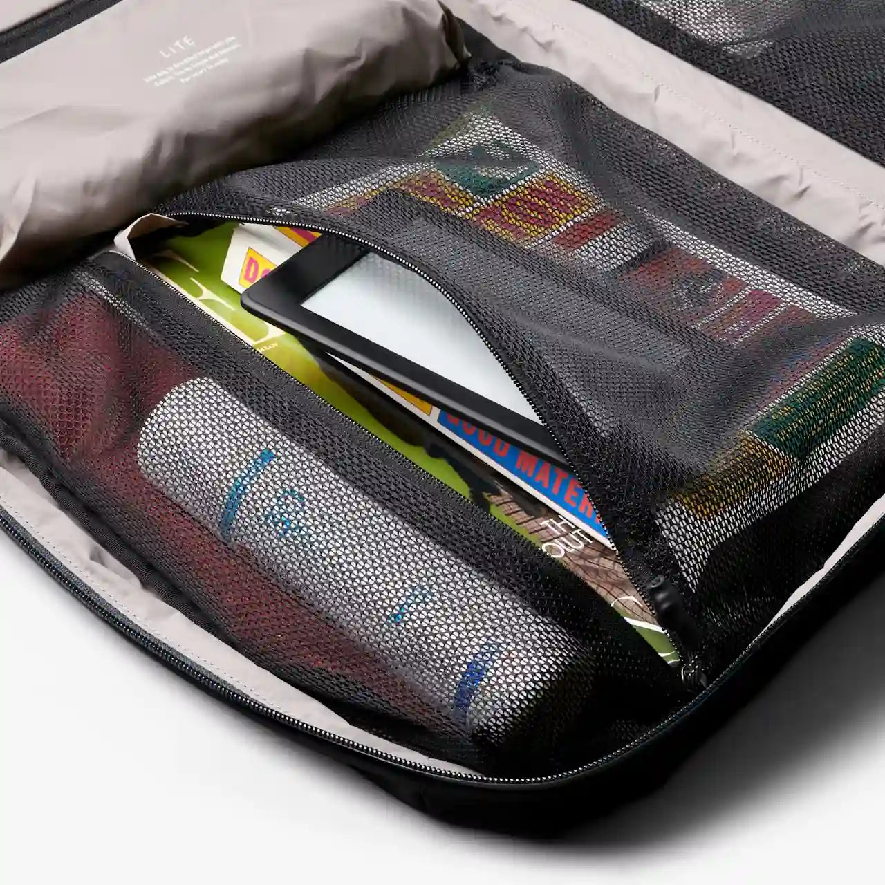 bellroy travel pack 30 liter sort, åben meshrum