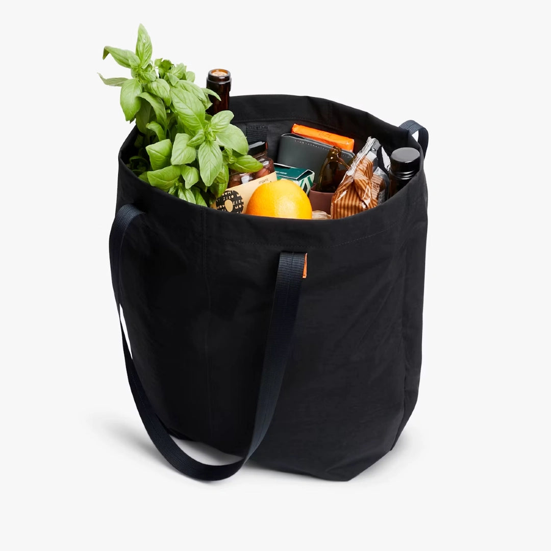 Bellroy Sort market tote, med indhold