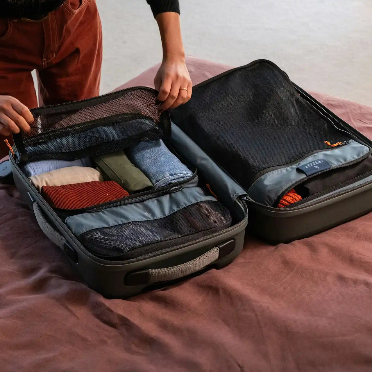 Bellroy Sort Transit Carry On kabinekuffert, pakning