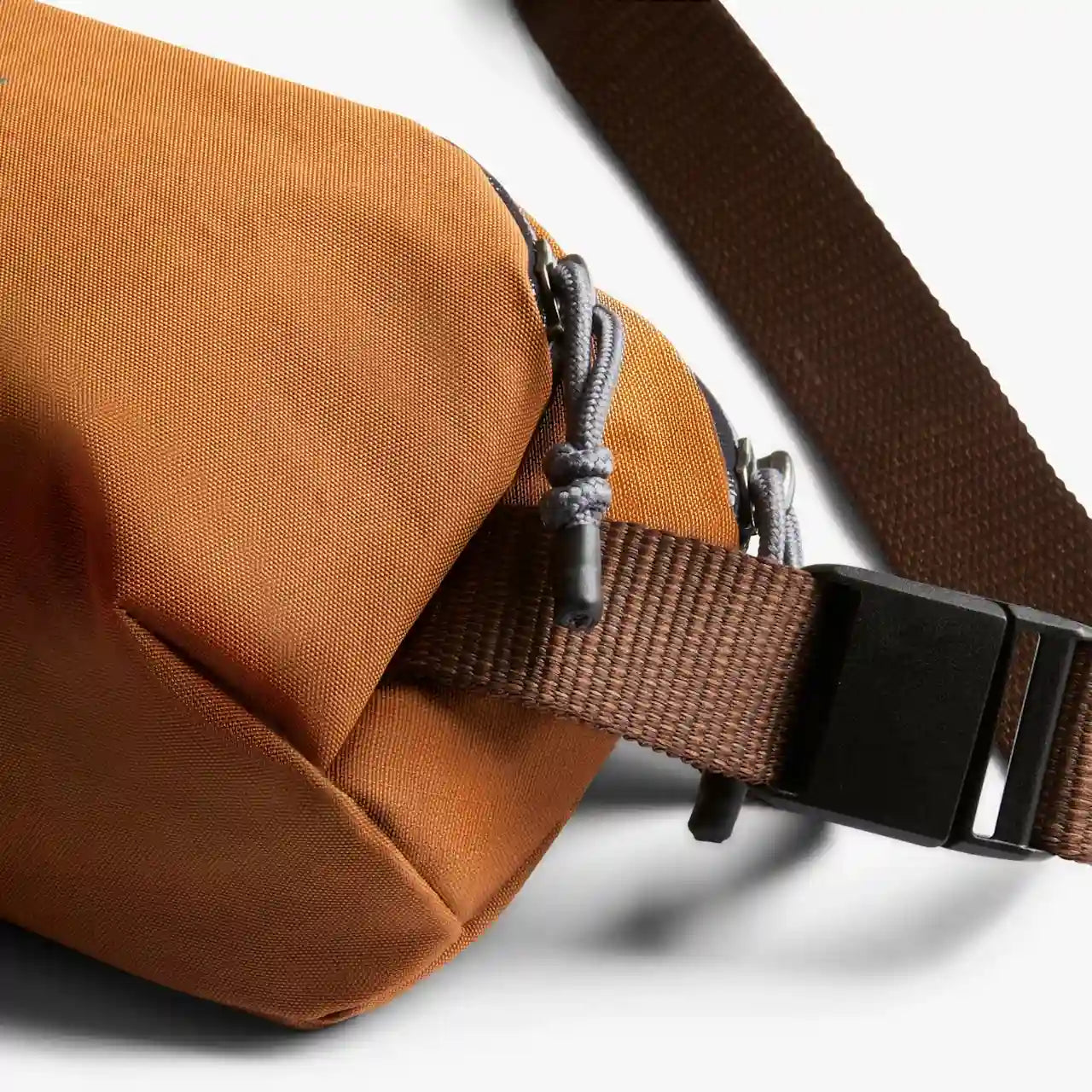 Bellroy Venture Ready sling 2,5 liter, Bronze, detalje