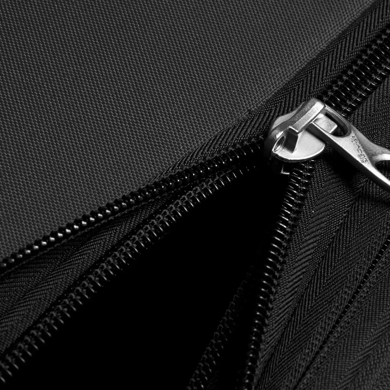 delsey pinup 6 kuffert 79 cm sort dobbeltlynlås