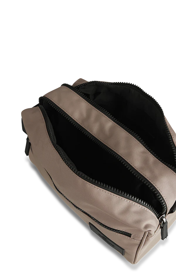 markberg josefine toilettaske soft blush, åben