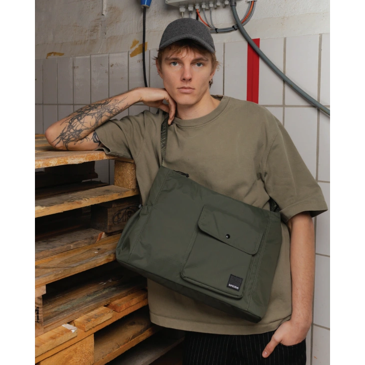 kintobe luca zen green modelfoto