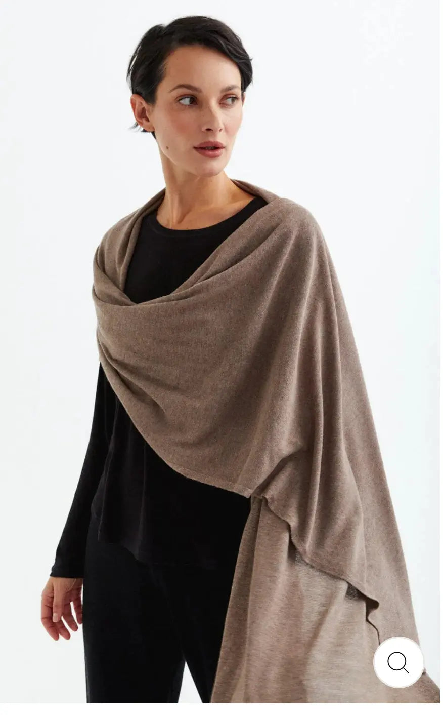Kvinde med Mirja Oversized Scarf