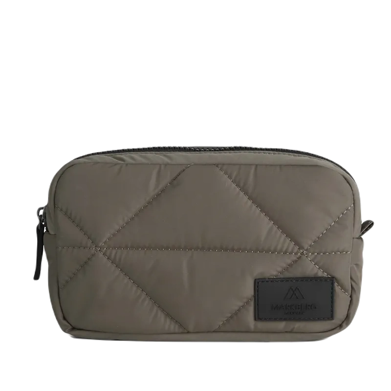 maisie makeuppung fra markberg i walnut set forfra