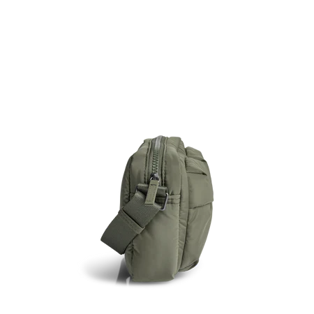 Markberg Beat Crossbody Olive, fra siden