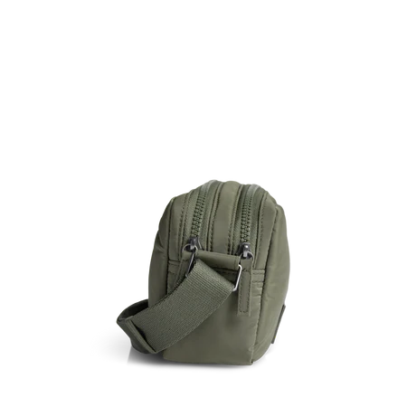 Markberg LessMBG Crossbody, Dark Olive, fra siden