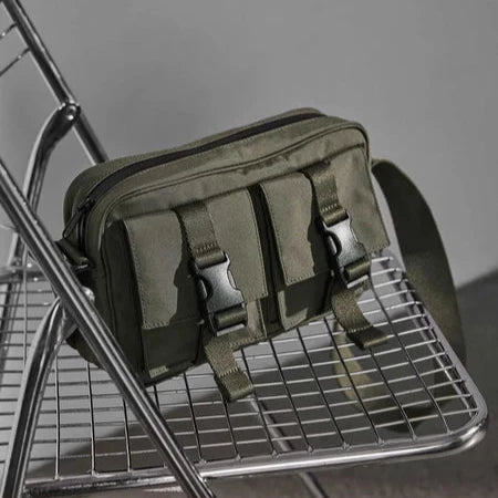 Markberg WestMBG Crossbody Dark Olive, miljøbilde