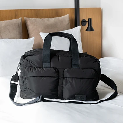 more sort weekendtaske, miljøbilde