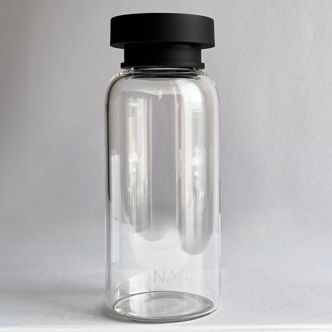 NAAL drikkeflaske med sort cap