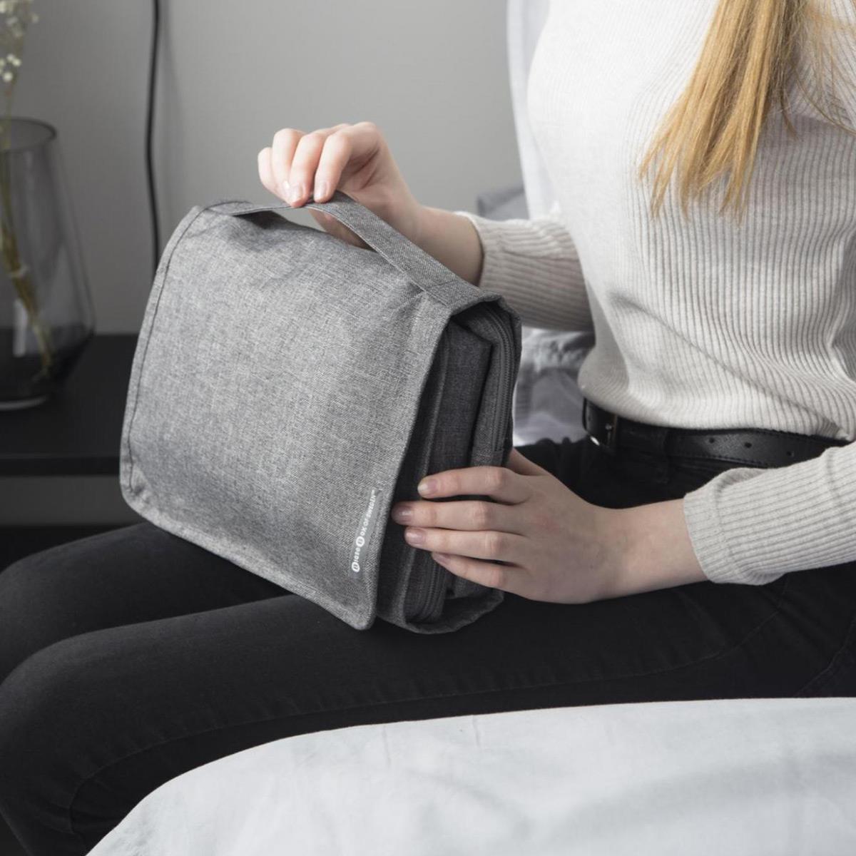 hængende toilettaske lukket