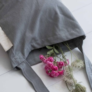 kanvas tote grå med blomster