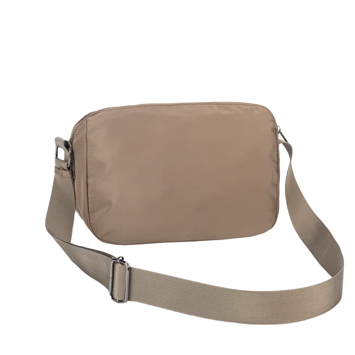 ARCUS LILLE CROSSBODY TASKE, brun bagfra
