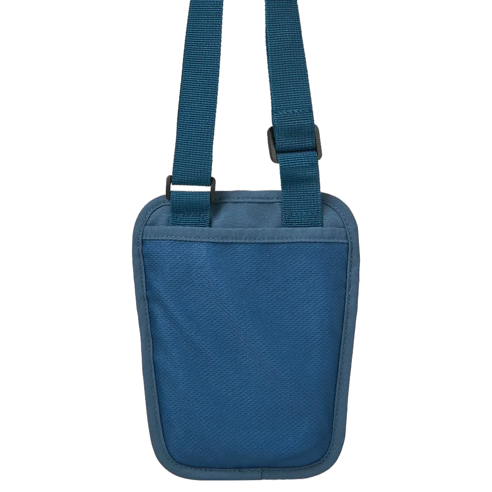 Blå praktisk pengekat fra Go travel. set bagfra