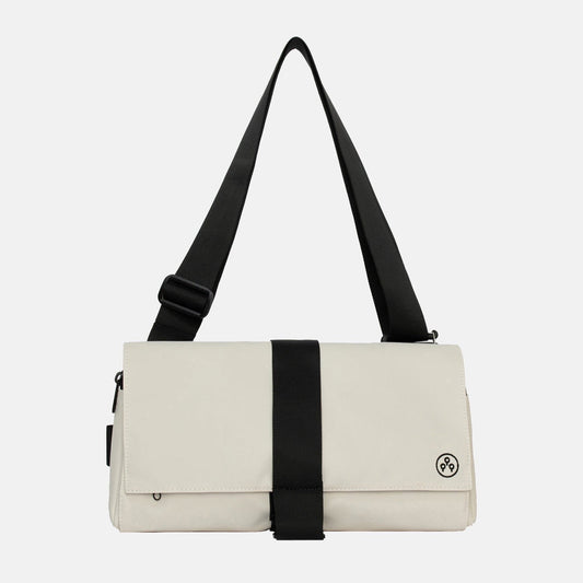Kiwee hvid triangle sling bag