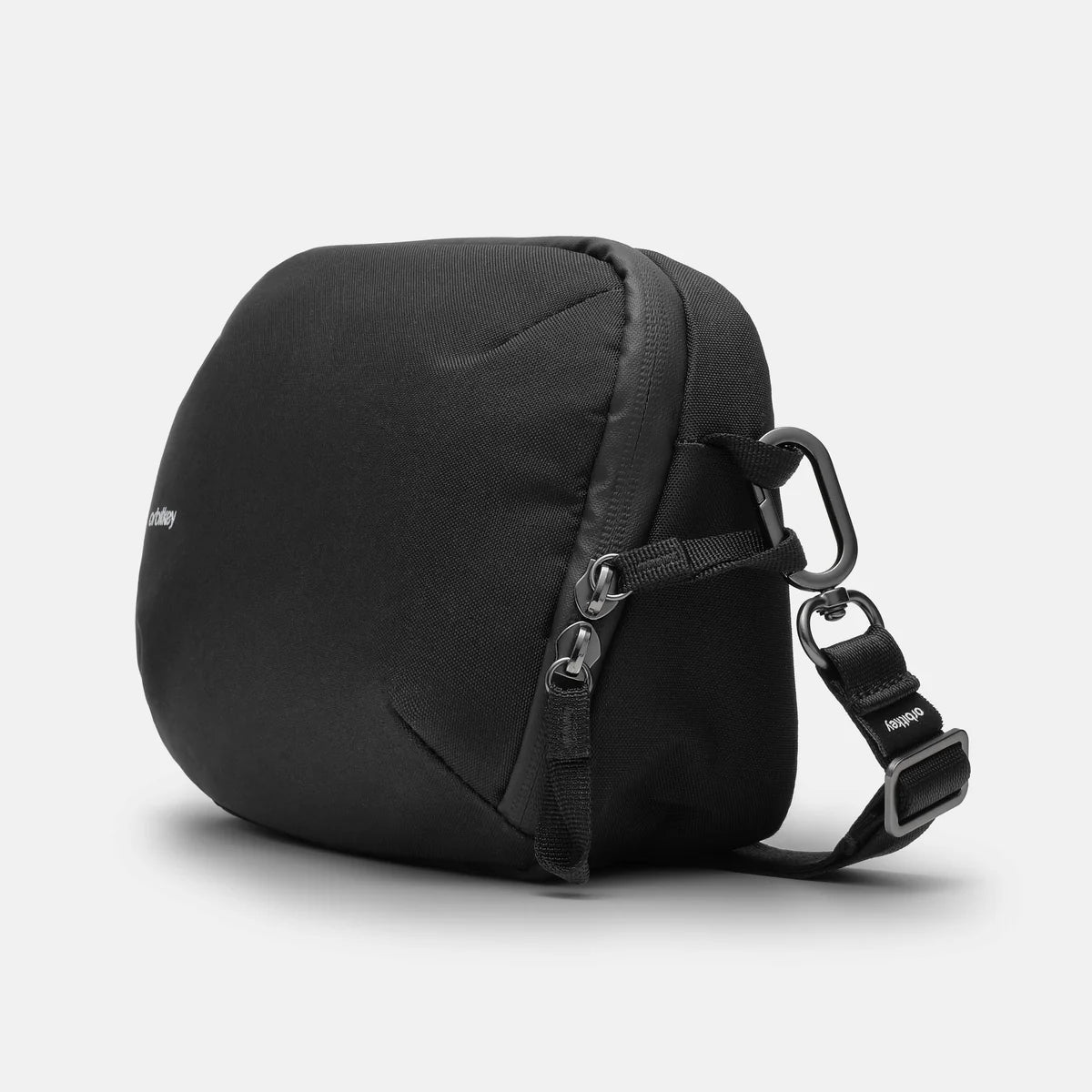 Orbitkey travel sling 3 liter, sort, skråt forfra