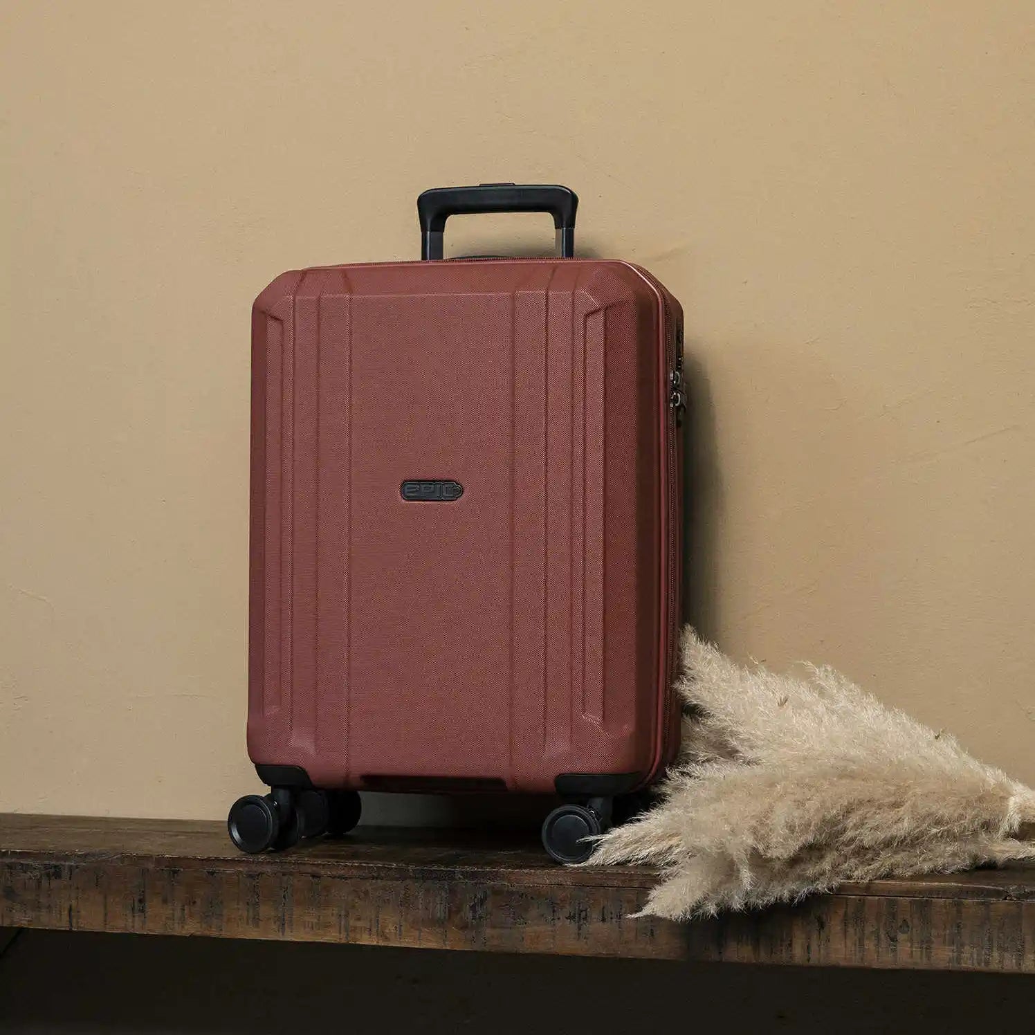 Epic Airwae Neo stor kuffert i farven Terracotta rose,, lifestyle