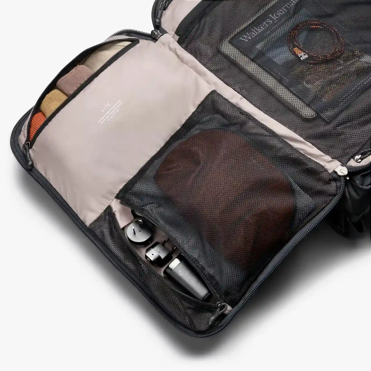 Bellroy Lite CarryOn Sort, indvendig