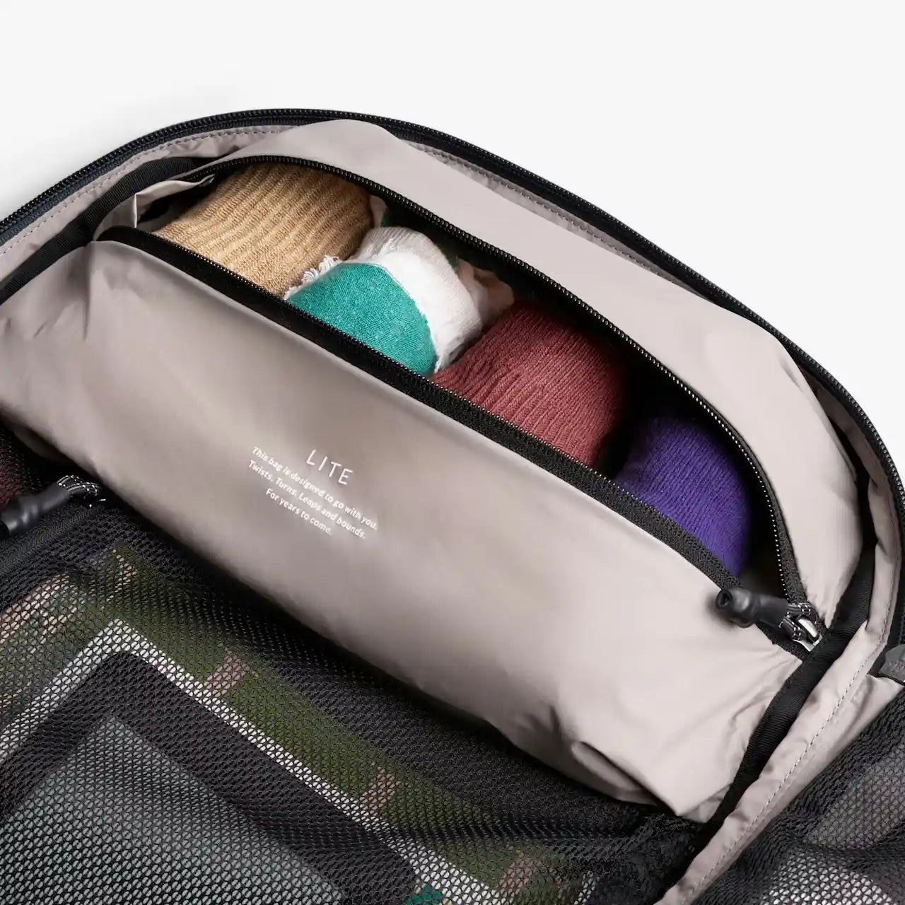 bellroy travel pack 30 liter sort, åben pakkecelle