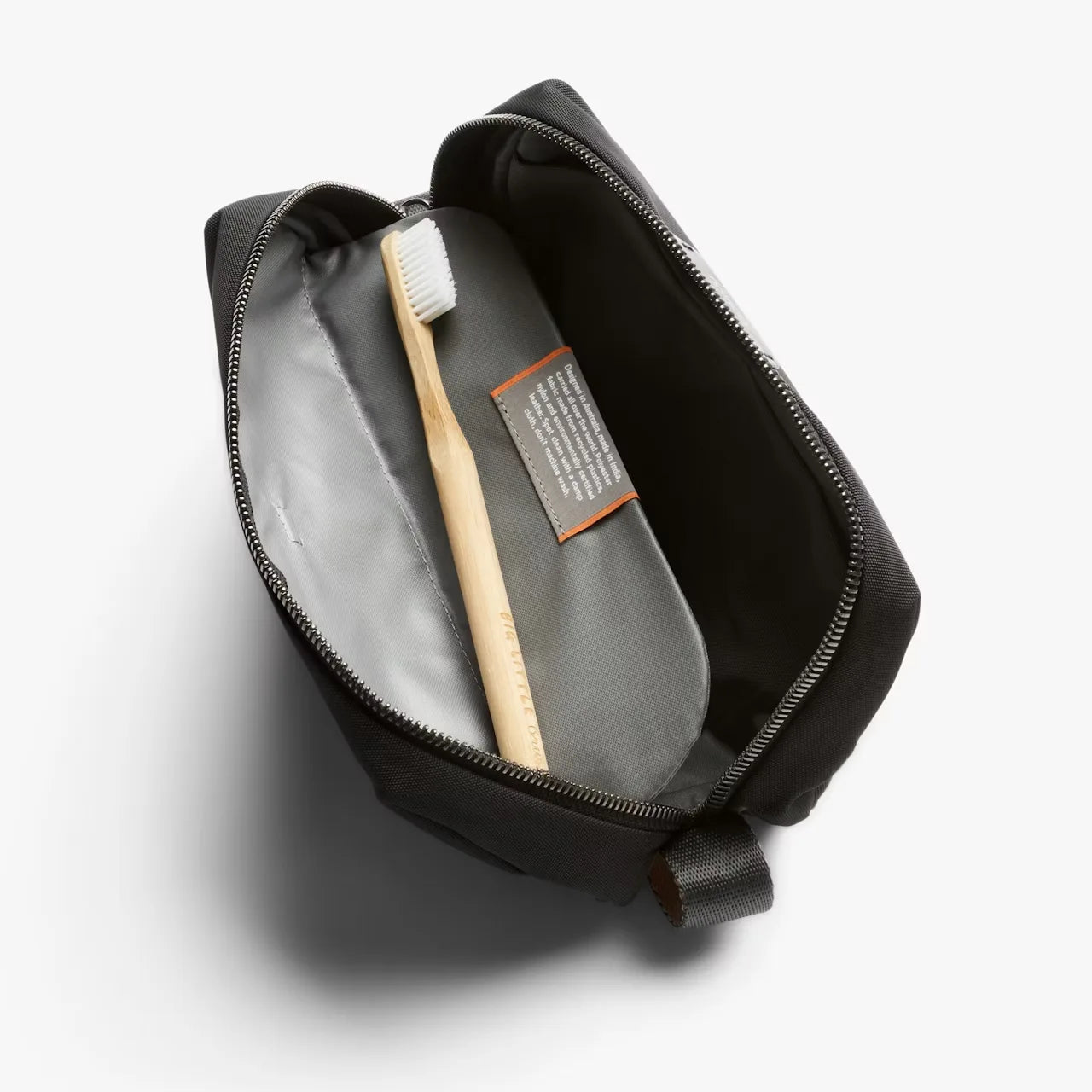 Bellroy toiletry kit, sort, med tandbørste