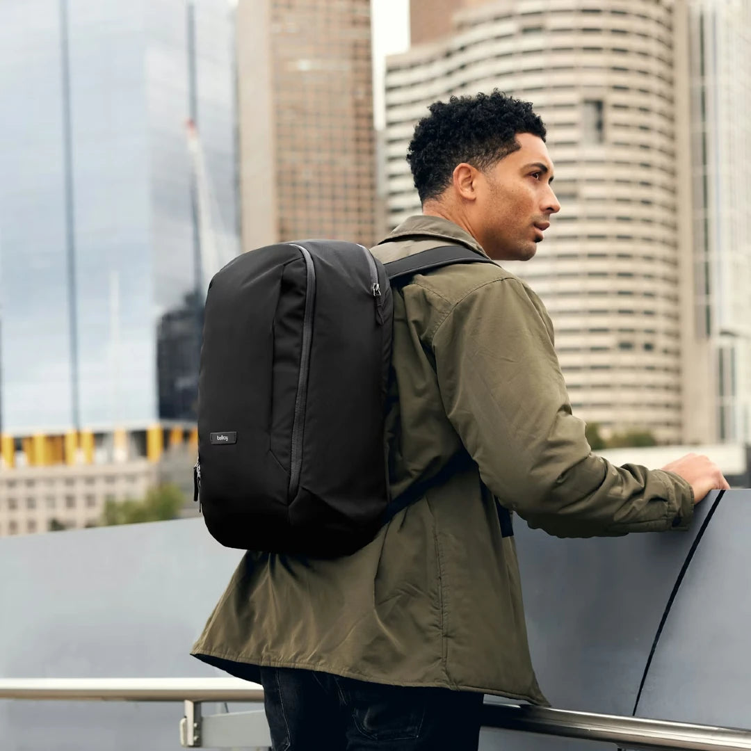 Mand med bellroy transit workpack 20L