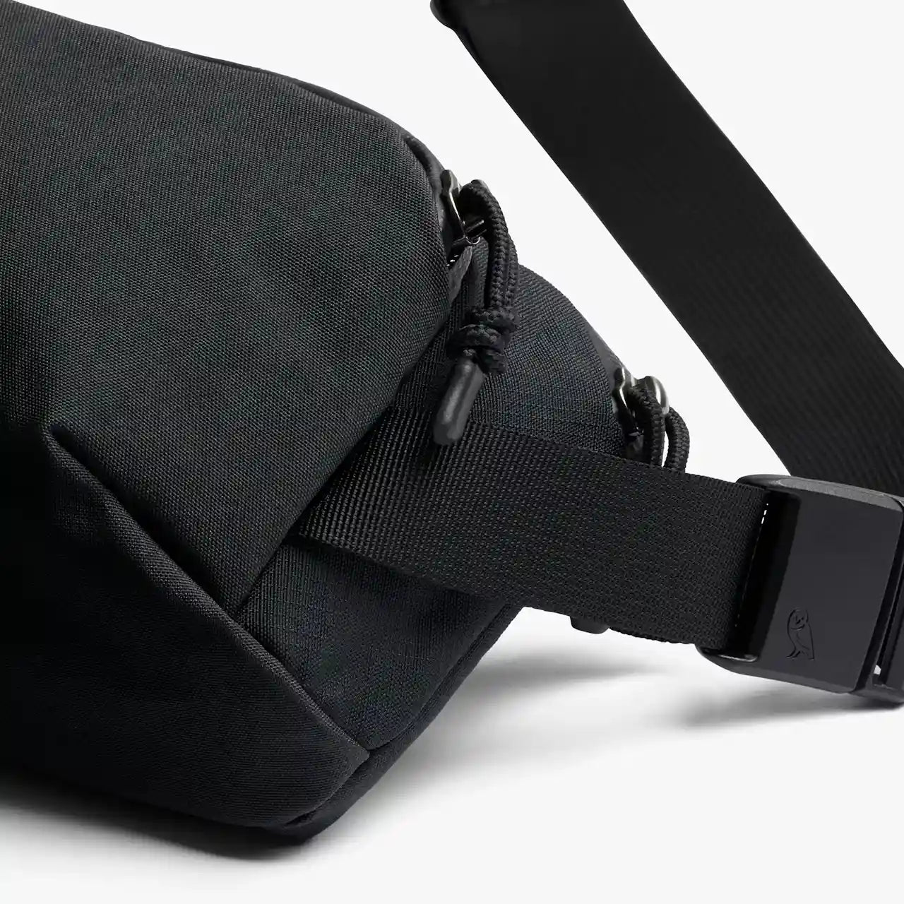 Bellroy venture sling 2,5 l sort, strop