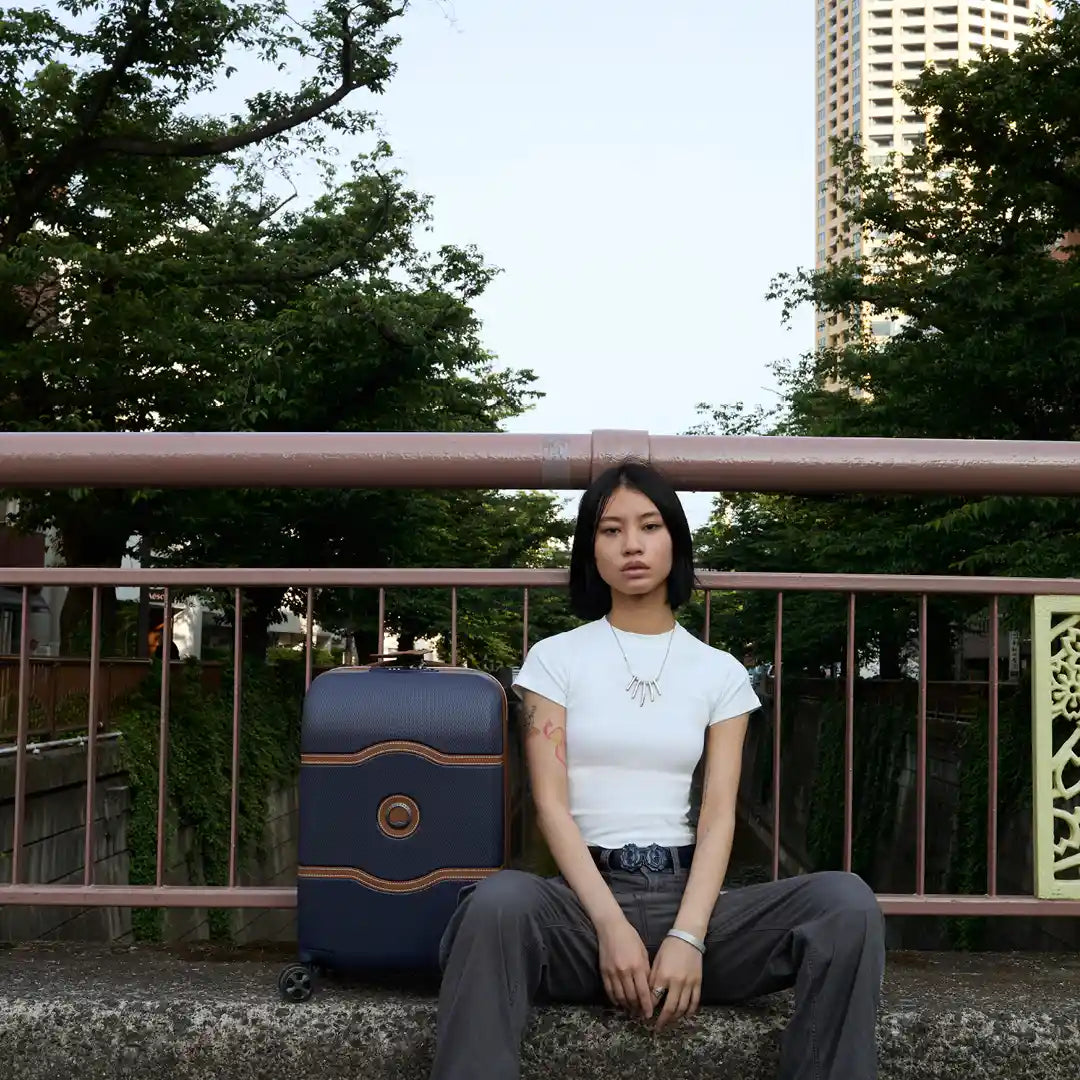 delsey chatelet brun kabinekuffert på tur