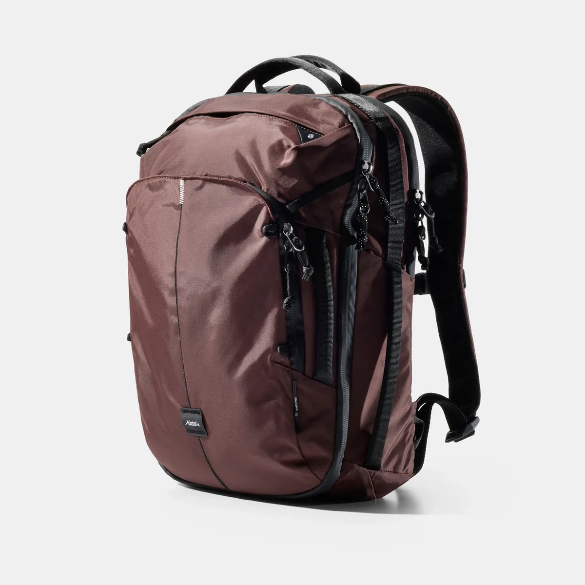 Matador 18 liter personal item travel pack , garnet/rødbrun, forfra