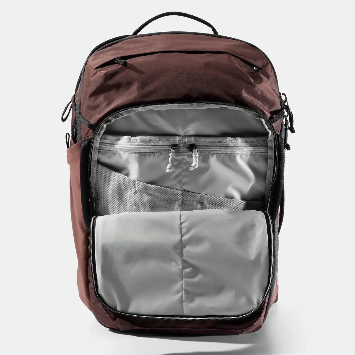 Matador 30L Carry-On Travel Pack, Garnet/Rødbrun med åben lomme, forfra