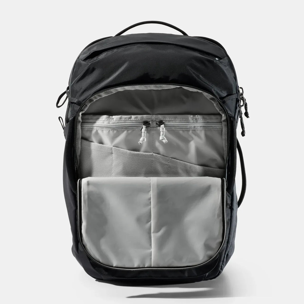 Matador 30 liter carry-on travel pack sort, åben, forfra