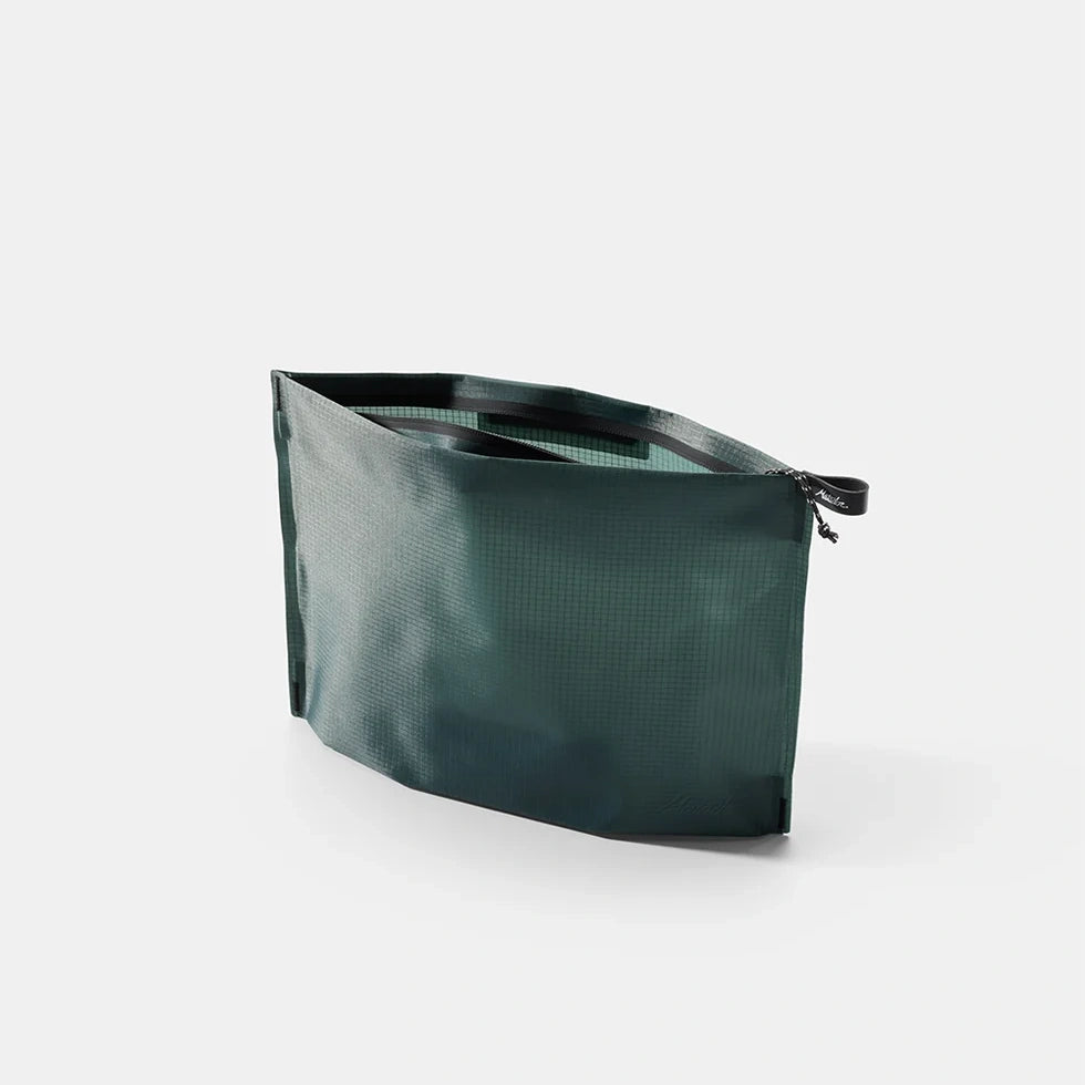 Matador flat Zipper toilettaske i farven juniper/grøn