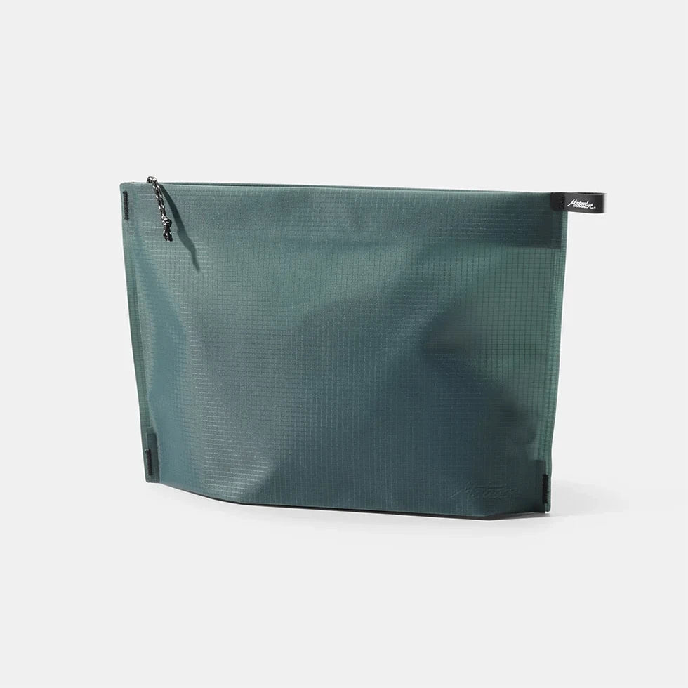 Matador flat Zipper toilettaske i farven juniper/grøn